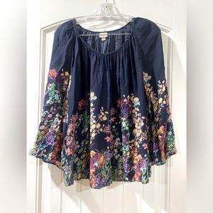 Bell sleeve blouse